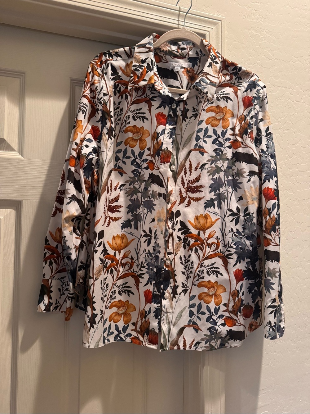 Chico's No Iron Stretch "Autumn Trail" Floral Shirt Size 3.5 or 18